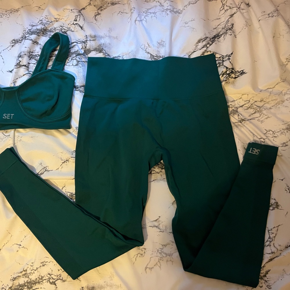 Set Active green leggings
